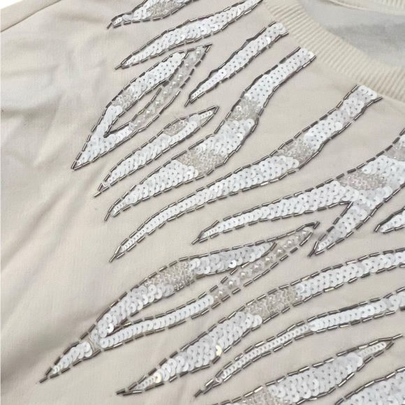 NEW Express Off White Tiger Stripe Embellished Glam Sweatshirt Sweater Top XL - Picture 4 of 16